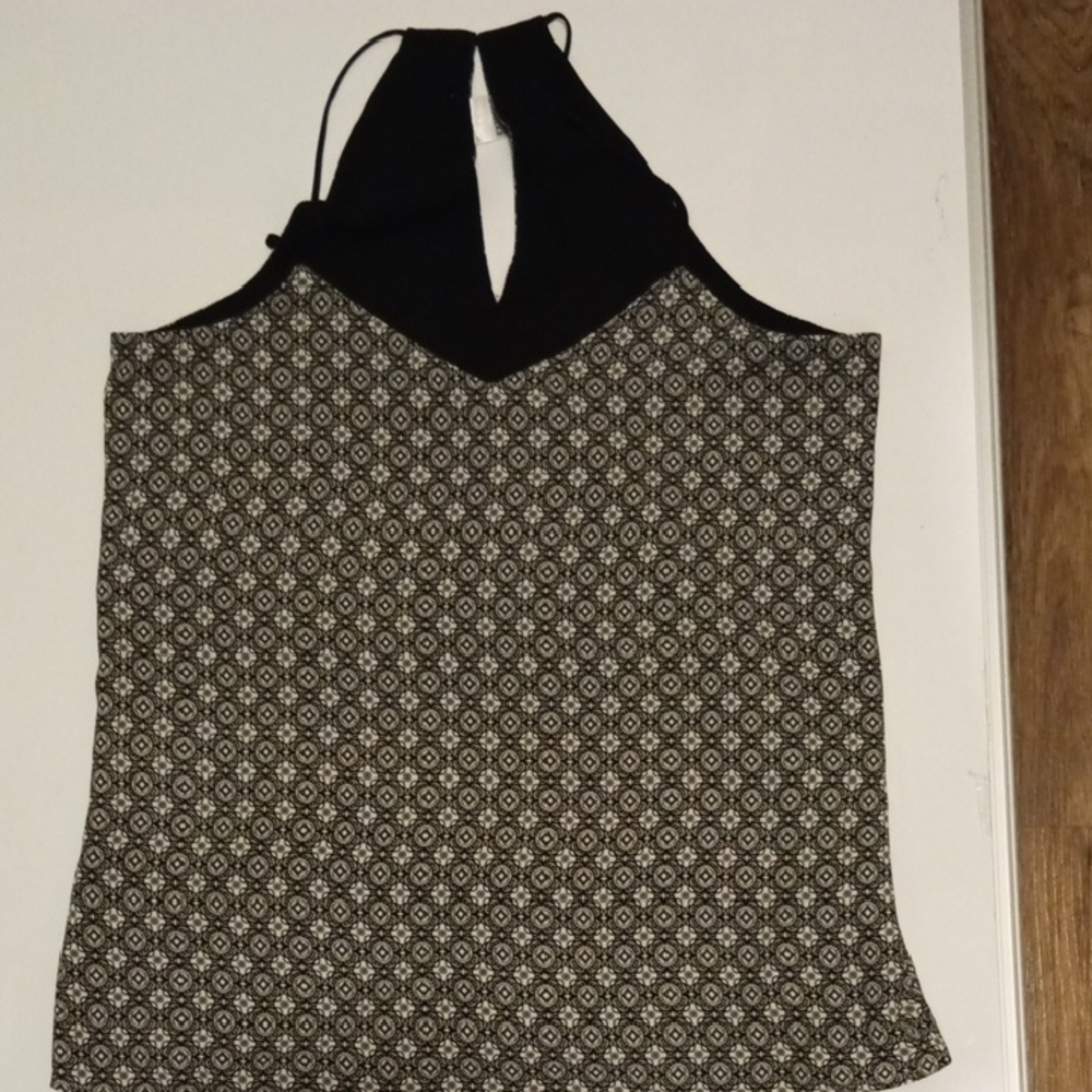 Black and White Patterned Women's Top